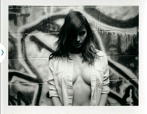 ซาร่า มาลากุล โชว์เซลฟี่หน้ากระจก อวดอกตู้ม ให้ได้ดูกันอีกแล้ว