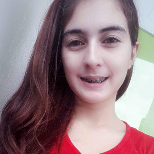 เฮเลน แฟน กบ โอรส สาวสวยที่กำลังมาแรง 