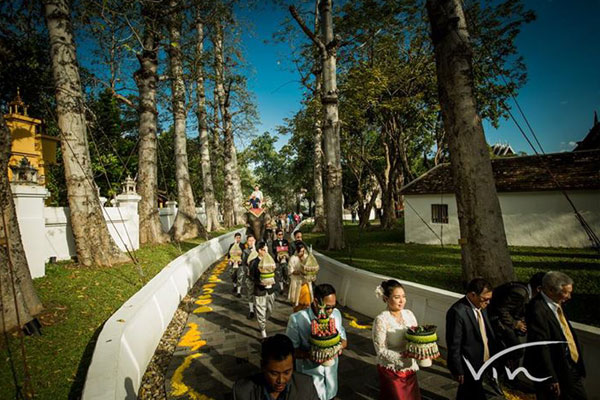 ชมภาพชุดงานหมั้น กระแต หลุยส์ งดงามแบบล้านนา ขบวนขันหมากสุดยิ่งใหญ่