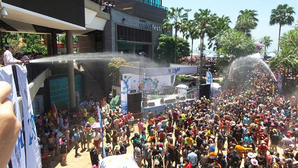 วันไหลพัทยา หนาแน่น คนมหาศาลร่วมสาดน้ำสงกรานต์คึกคัก