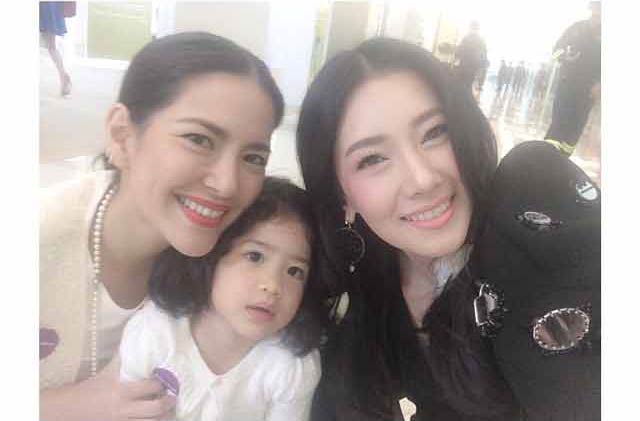 ทรงผมแสกกลาง ทรงผมแสกกลาง