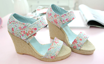 รองเท้าส้นเตารีด