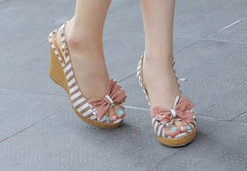 รองเท้าส้นเตารีด