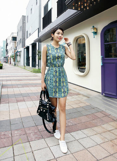 ชุดเดรสพิมพ์ลาย