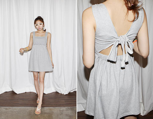 ชุดเดรสโชว์หลัง