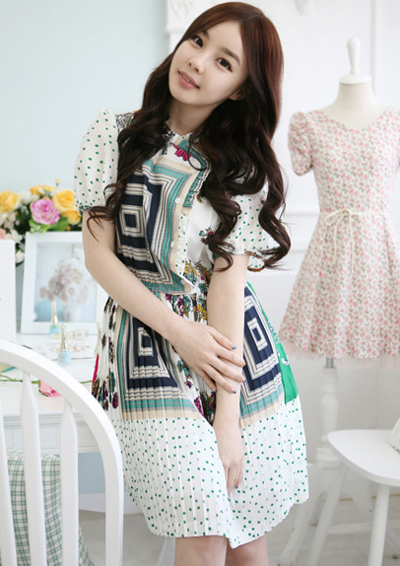 ชุดเดรสพิมพ์ลาย