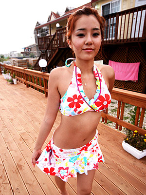 ชุดว่ายน้ำ