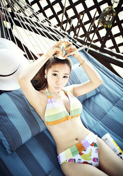 ชุดว่ายน้ำ