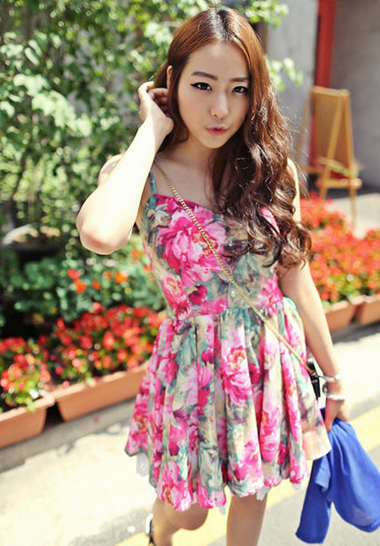 เดรสสายเดี่ยวสั้น