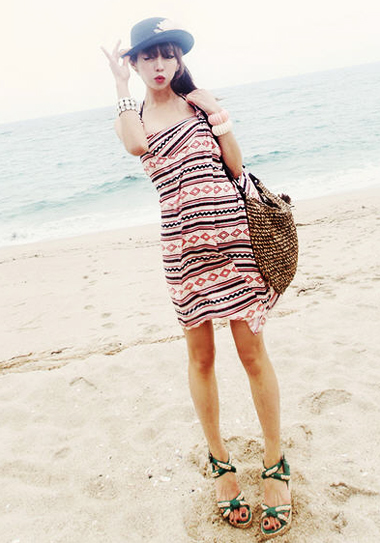 เดรสสายเดี่ยวสั้น