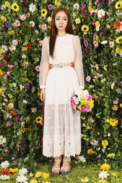 เดรสลูกไม้