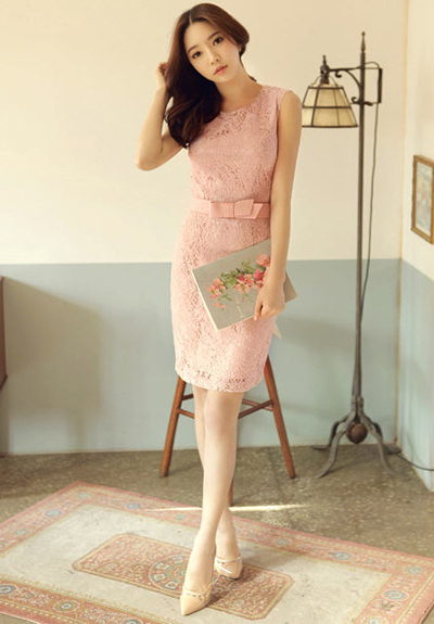 เดรสลูกไม้