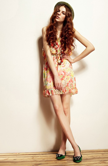 เดรสสายเดี่ยวสั้น