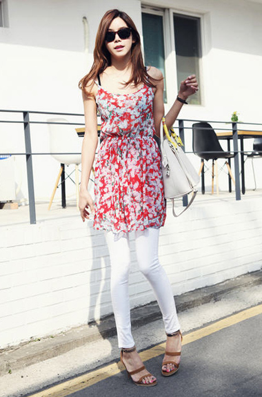 เดรสสายเดี่ยวสั้น