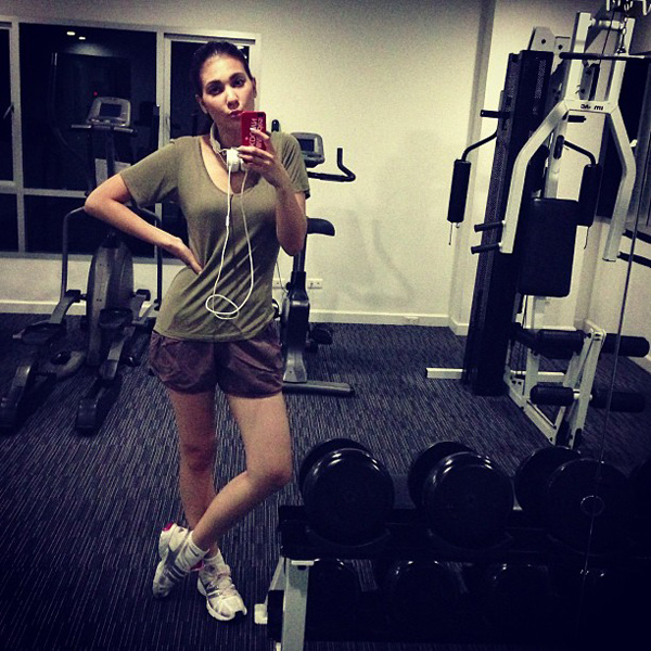 ชุดออกกำลังกายดารา