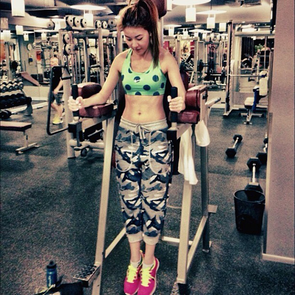 ชุดออกกำลังกายดารา