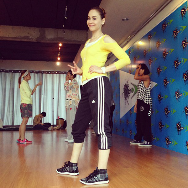 ชุดออกกำลังกายดารา