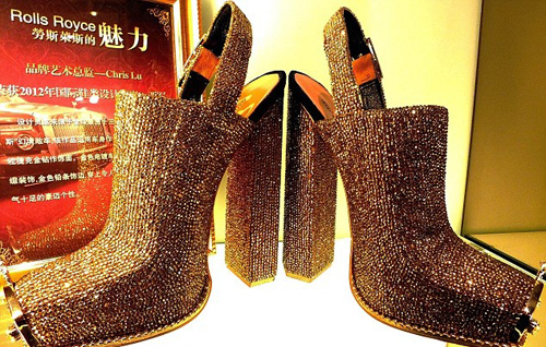 รองเท้าส้นสูง