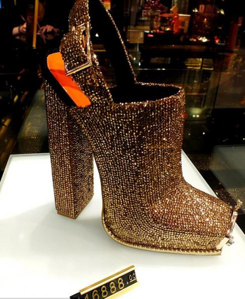 รองเท้าส้นสูง