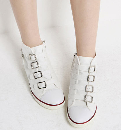 รองเท้าผ้าใบส้นสูง