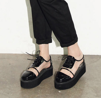 รองเท้าผ้าใบส้นสูง