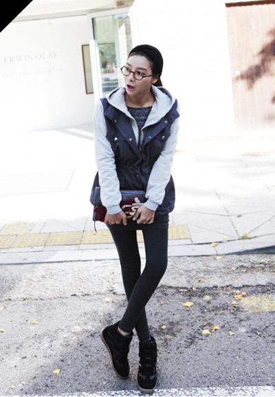 รองเท้าผ้าใบส้นสูง