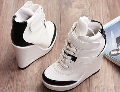 รองเท้าผ้าใบส้นสูง