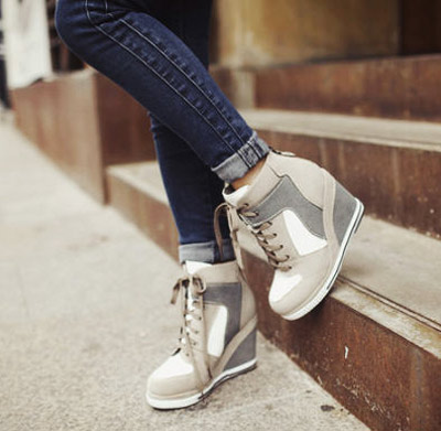 รองเท้าผ้าใบส้นสูง