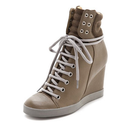 รองเท้าผ้าใบส้นสูง