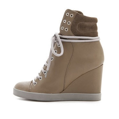 รองเท้าผ้าใบส้นสูง