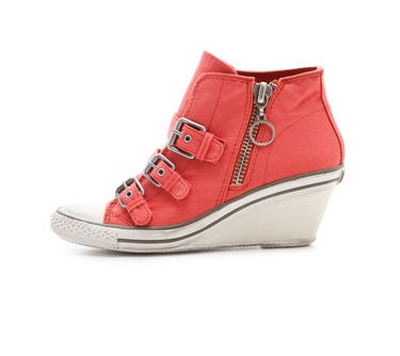 รองเท้าผ้าใบส้นสูง