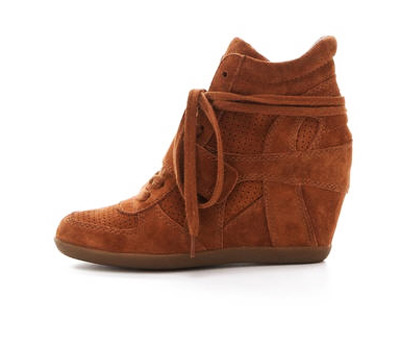 รองเท้าผ้าใบส้นสูง