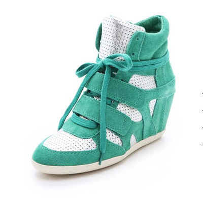 รองเท้าผ้าใบส้นสูง