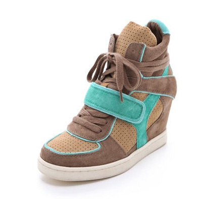 รองเท้าผ้าใบส้นสูง