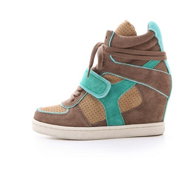 รองเท้าผ้าใบส้นสูง