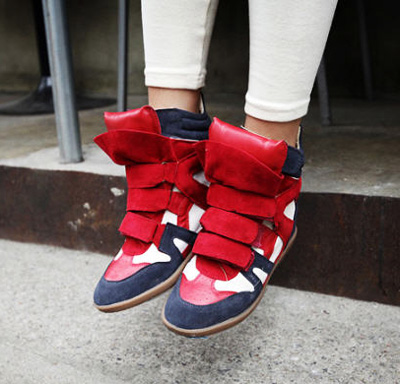 รองเท้าผ้าใบส้นสูง