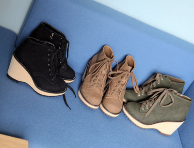 รองเท้าผ้าใบส้นสูง