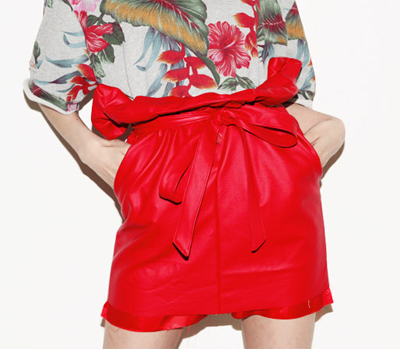 กระโปรงสั้น