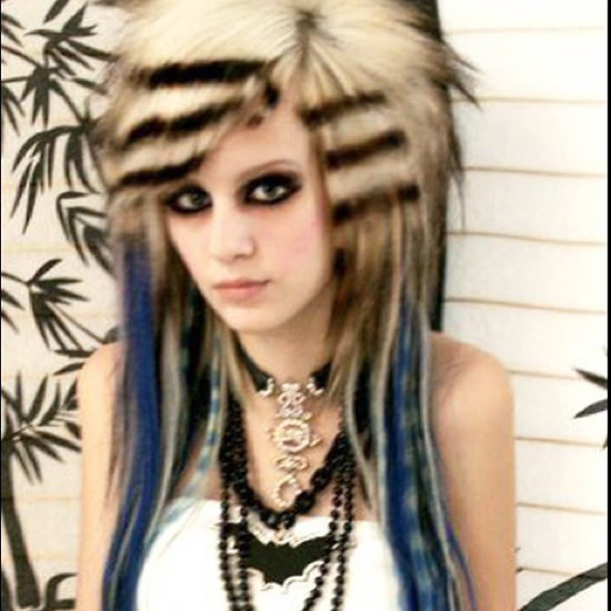 สีผมแรง ๆ