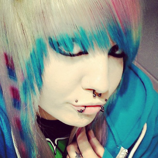 สีผมแรง ๆ