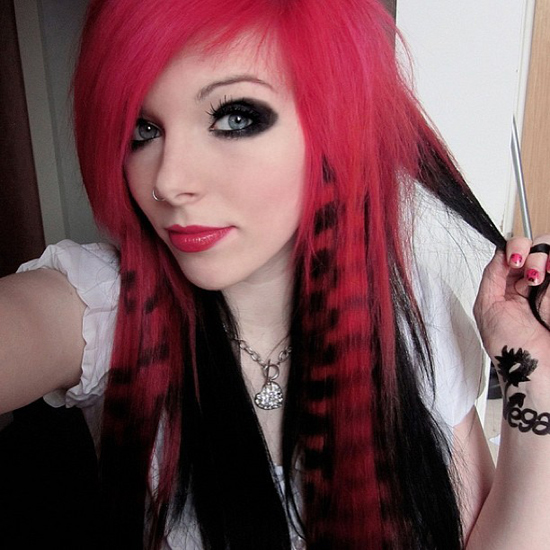 สีผมแรง ๆ