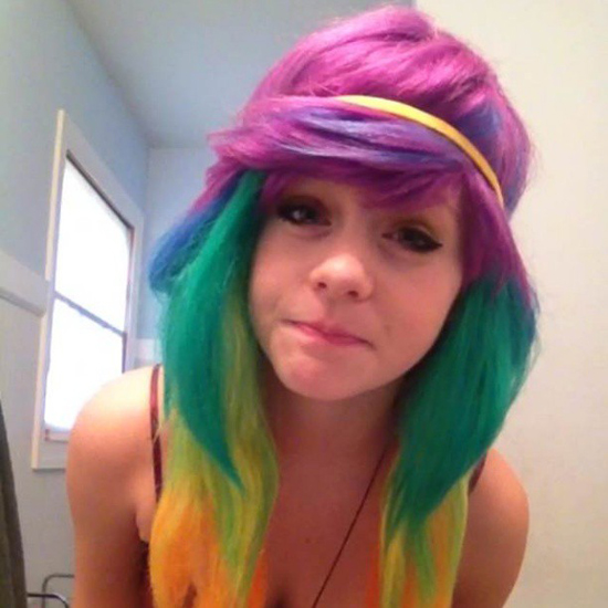 สีผมแรง ๆ