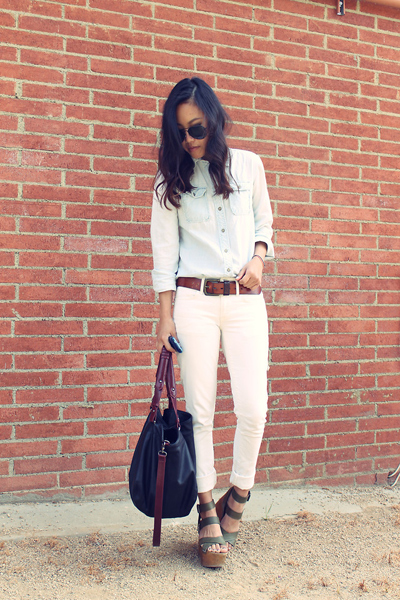 ชุดสีขาว