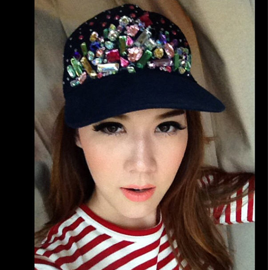 เมย์ เฟื่องอารมย์ 