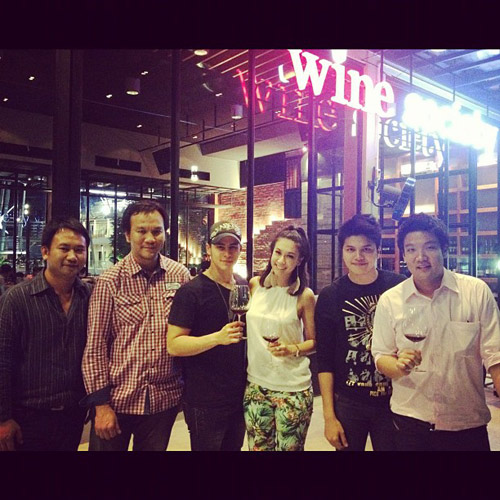 เอมี่ กลิ่นประทุม 