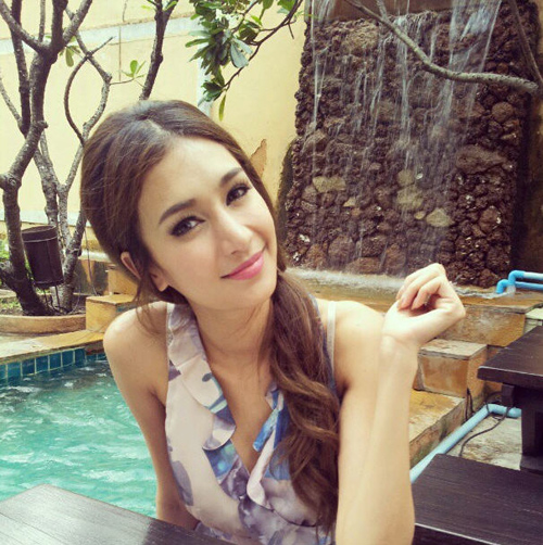 เนย โชติกา