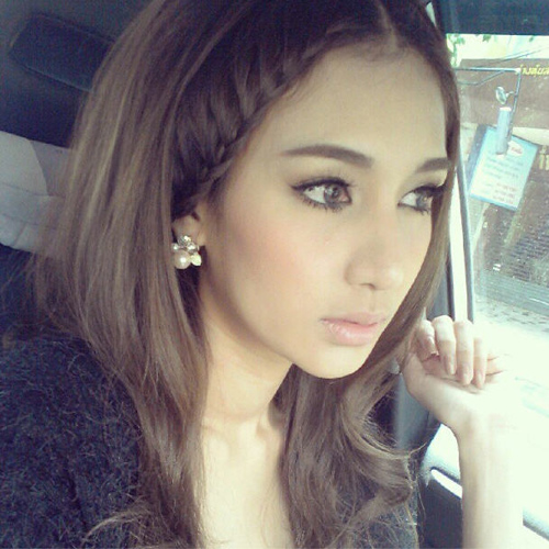 เนย โชติกา