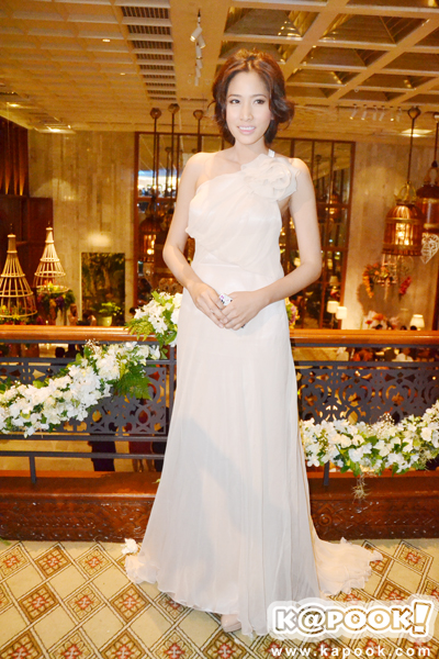 ชุดไปงานแต่งงาน