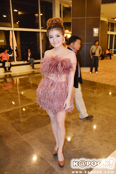 ชุดไปงานแต่งงาน