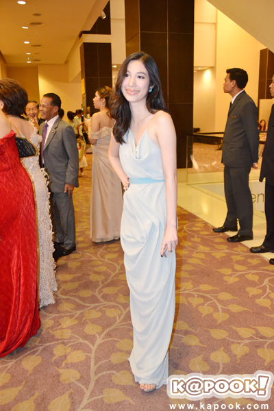 ชุดไปงานแต่งงาน